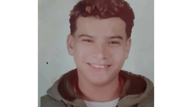 جريمة مأساوية في كرداسة.. مقتل شاب طعنا بسكين في مشاجرة شهدت منطقة كرداسة بمحافظة الجيزة واقعة صادمة، راح ضحيتها فتى يبلغ من العمر 15 عاما يدعى يوسف مصطفى، بعد أن تعرض لطعنة بسلاح 