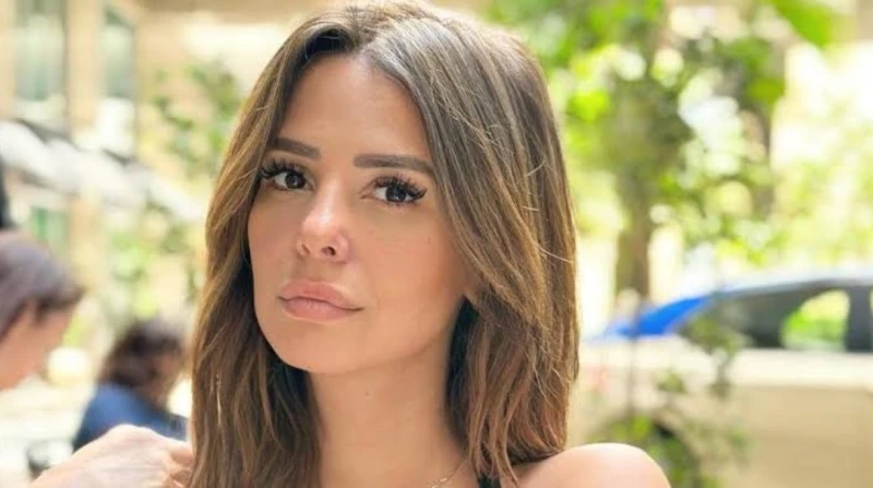 إيمان العاصي تعلن وفاة عمها أعلنت الفنانة إيمان العاصي عن وفاة عمها قبل قليل، دون الكشف عن موعد أو مكان الجنازة والعزاء حتى الآن.رسالة مؤثرة من إيمان