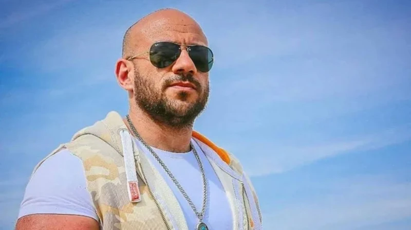 بعد 6 أشهر من وفاة والدته.. الموت يفاجئ أسرة أحمد مكي أعلن الفنان أحمد مكي، منذ قليل، وفاة نجل شقيقته عزة أيمن عبدالله، وذلك عبر حسابه على