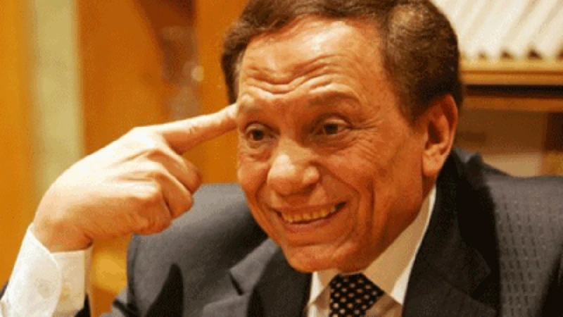 حقيقة إصابة عادل إمام بوعكة صحية ودخوله المستشفى افاق عربية - انتشرت خلال الساعات الماضية صورة للفنان الكبير عادل إمام ظهر فيها طريح الفراش في أحد