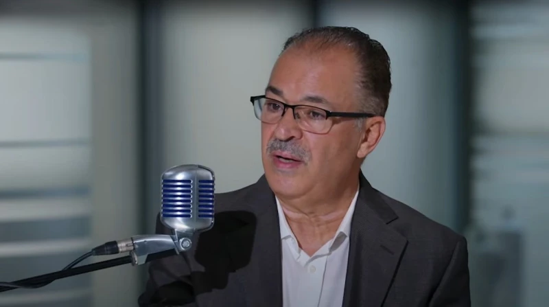 ريمونتادا في سوريا.. عودة نقيب الفنانين بعد أيام من عزله تصاعدت الأحداث في الأوساط الفنية السورية من جديد، بعد إعلان عودة نقيب الفنانين السابق مازن الناطور لمنصبه بعد أيام من عزله.