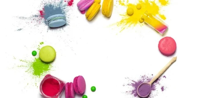 هل تجعل ملونات الطعام طفلك أكثر عصبية؟ تنتشر ملونات الطعام الصناعية في العديد من المنتجات التي يستهلكها الأطفال يوميا، من الحلوى والمشروبات الملونة، إلى المخبوزات والوجبات الخفيفة 