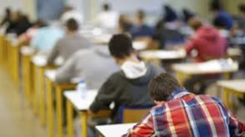 جامعة المنوفية تغلق الحمام أمام الطلاب: الدخول بتقرير طبي أصدرت جامعة المنوفية بيانا بتعليمات مشددة لتنظيم امتحانات نهاية العام الدراسي، بهدف ضمان انضباط العملية الامتحانية ومنع أي