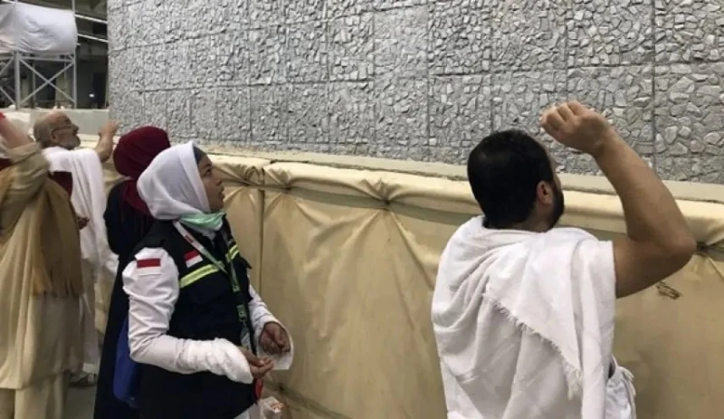 قبل أن تنوب عن غيرك في رمي الجمرات.. الإفتاء تكشف الحكم الشرعي أوضحت دار الإفتاء المصرية الحكم الشرعي بشأن رمي الجمرات عن الغير في أيام التشريق دون