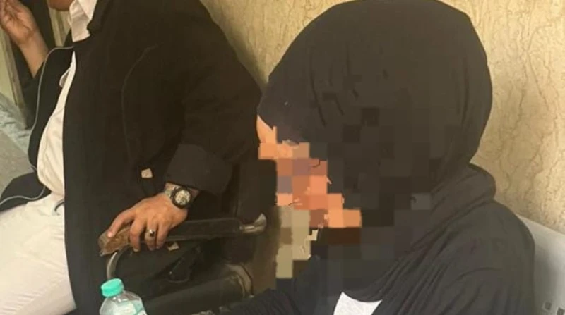 رميت عليه ملح وكلور.. اعترافات المتهمة بتحنيط جسد زوجها في حلوان أدلت المتهمة بوضع جسد زوجها في الملح بمنطقة 15 مايو، باعترافات جديدة أمام رجال