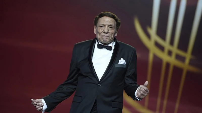 تفاصيل وتطورات احتفال عادل إمام بعيد ميلاده ال 85 (خاص) يحتفل الفنان الكبير عادل إمام بيوم ميلاده ال 85 غدا السبت، الذي رغم غيابه عن الساحة الفنية، إلا أنه ما زال تاركا بصمته الخاص