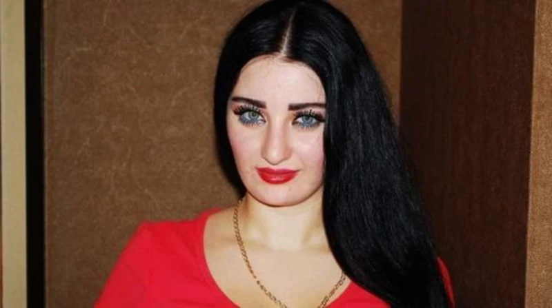 صوفينار تحسم الجدل بشأن اعتزالها.. هل ترتدي الحجاب؟ بعد 24 ساعة من انتشار أنباء غير موثوقة عن اعتزال الفنانة الاستعراضية صوفينار، الرقص والتمثيل وارتدائها الحجاب، خرجت الفنانة الأر