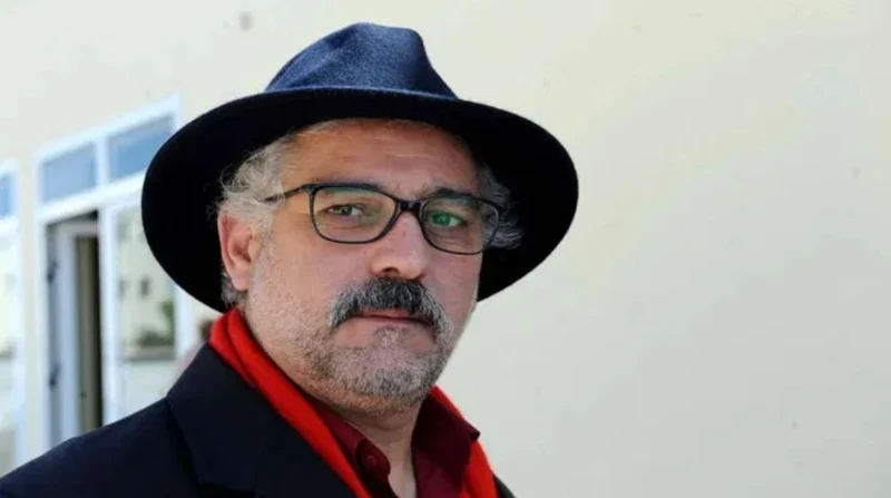 وفاة الفنان المغربي محمد الشوبي بعد مسيرة فنية حافلة أعلنت وزارة الشباب والثقافة المغربية، عن وفاة الفنان المغربي الكبير محمد الشوبي، الذي يعتبر من أبرز رموز الساحة الفنية الوطنية.