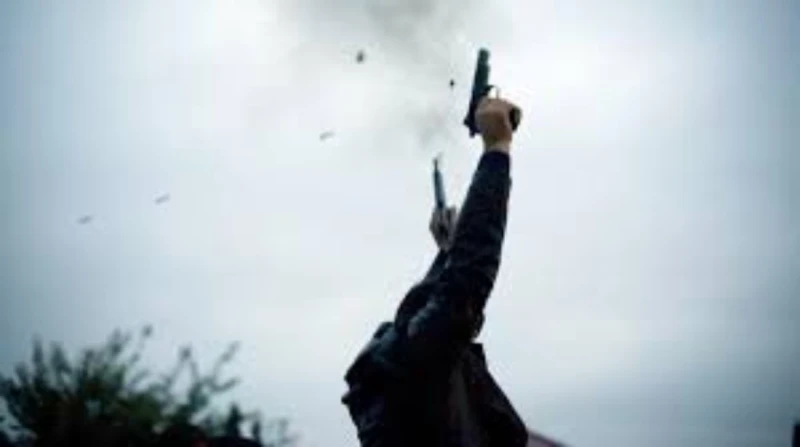 مصرع عنصرين شديدي الخطورة في تبادل إطلاق للنار مع الشرطة بقنا وأسوان لقى عنصرين جنائيين شديدي الخطورة مصرعهما، عقب تبادل إطلاق النيران مع قوات الشرطة، في محافظتي قنا وأسوان، اليوم