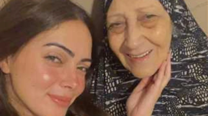 بعد وفاتها.. من هي تيتة نوال؟ رحلت تيتة نوال جدة الفنانة وئام مجدي ووالدة المخرج خالد الحجر، قبل قليل بعد صراع طويل مع المرض.وبعد رحيلها تساءل العديد عن من هي تيتة نوال؟، فبرغم الش