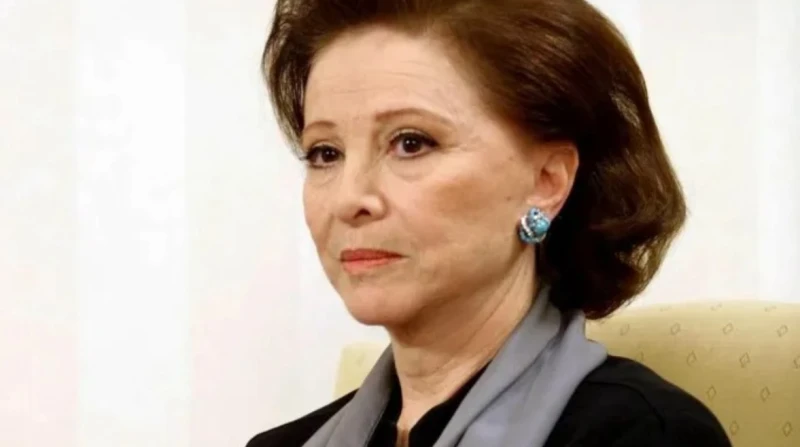 3 رجال في حياة سيدة الشاشة فاتن حمامة.. أحدهم غير ديانته للزواج منها تعد الفنانة الراحلة فاتن حمامة واحدة من أبرز النجمات اللاتي برق نجم إبداعهن منذ منتصف القرن الماضي، وتركت رصيدا