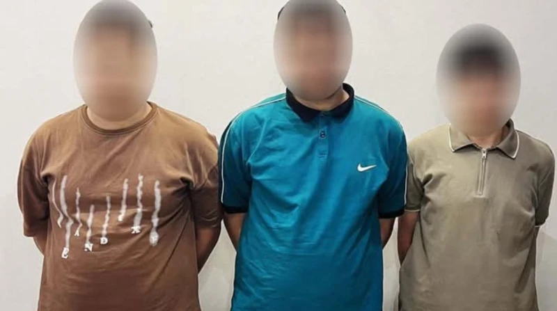 سرقوا حسابها البنكي.. ضبط 3 أشخاص بتهمة النصب على سيدة تمكنت الأجهزة الأمنية المعنية بوزارة الداخلية، من ضبط 3 أشخاص، لقيامهم بالنصب على سيدة من ذوي