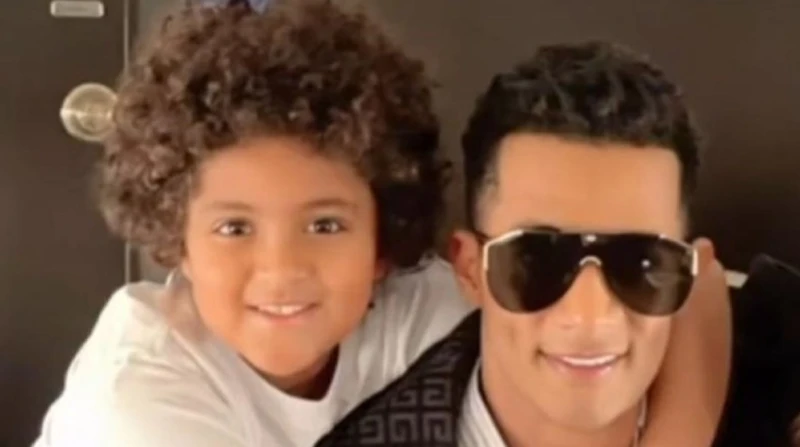 محامي الضحية: إيداع نجل الفنان محمد رمضان داخل دار رعاية صرح المحامي أحمد مختار، دفاع ضحية نجل الفنان محمد رمضان، بأن المحكمة أصدرت قرارا بإيداع نجل