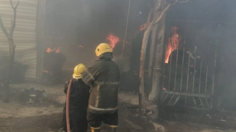 مصرع شخص في حريق شقة بالقليوبية لقي شخص مصرعه في حريق شقة سكنية بالطابق السابع داخل عقار مكون من 13 طابقا، وتم نقله إلى مستشفى بنها الجامعي ببنها، لاتخاذ اللازم.حريق شقة سكنيةتلقت 