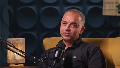 أحمد سمير فرج يكشف كواليس رفضه التمثيل وموقف لا ينسى مع الزعيم عادل إمام يستعرض موقع افاق عربية تصريحات المخرج أحمد سمير فرج خلال لقائه بأحد البرامج، حيث تحدث عن مشواره الفني، وكوا