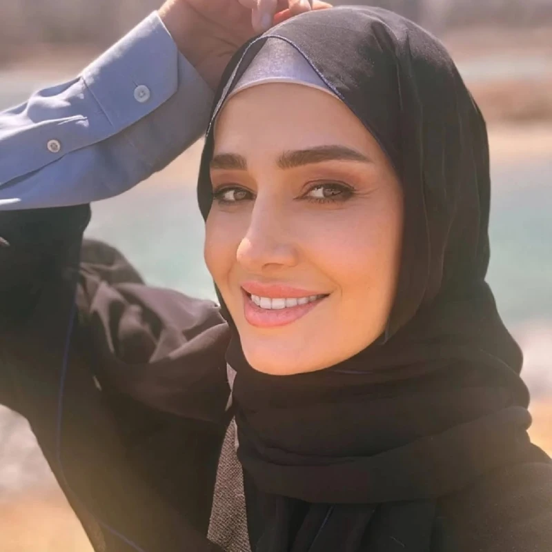 حلا شيحة تطلق خدمة جديدة على يوتيوب افاق عربية - أعلنت الفنانة حلا شيحة عبر حسابها الخاص في إنستغرام عن اتخاذها خطوة جديدة في إطار توجهها الجديد نحو تقديم محتوى ديني الاشتراك بمقاب