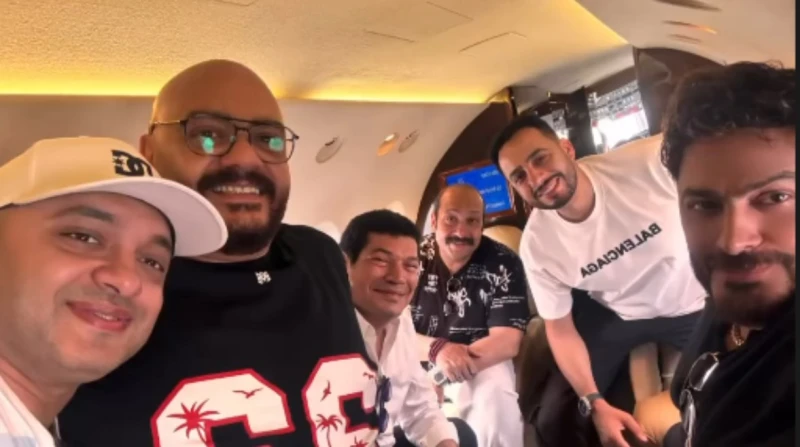أبطال ريستارت يطيرون إلى السعودية.. تعرف على السبب سافر الفنان تامر حسني مع مجموعة من أبطال فيلمه الجديد ريستارت، لحضور حفل افتتاح الفيلم في