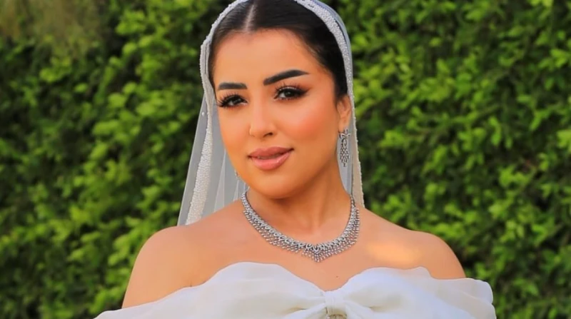 عقب تصدرها التريند.. من هو زوج نهى صالح؟ تصدرت الفنانة نهى صالح تريند مواقع التواصل الاجتماعي خلال الساعات الماضية، عقب احتفالها بمناسبة زفافها على