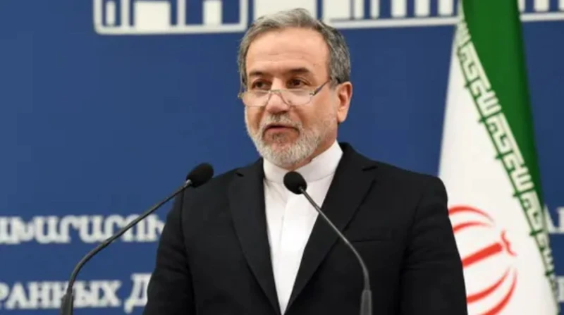 عراقجي يكشف نتائج اجتماعه مع وزيري خارجية قطر وعمان صرح وزير الخارجية الإيراني عباس عراقجي أن اجتماعات ثلاثية عقدت مؤخرا جمعته مع وزيري خارجية عمان بدر البوسعيدي وقطر محمد بن عبد ا