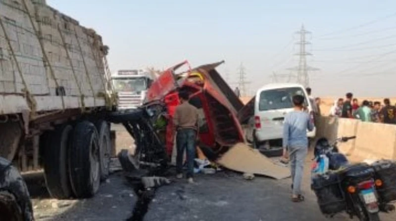 إصابة 11 شخصا في انقلاب ميكروباص بدائري المنيب المعادي أصيب 11 شخصا إثر انقلاب سيارة ميكروباص أعلى الطريق الدائري بالمنيب اتجاه المعادي، ونقلت سيارات