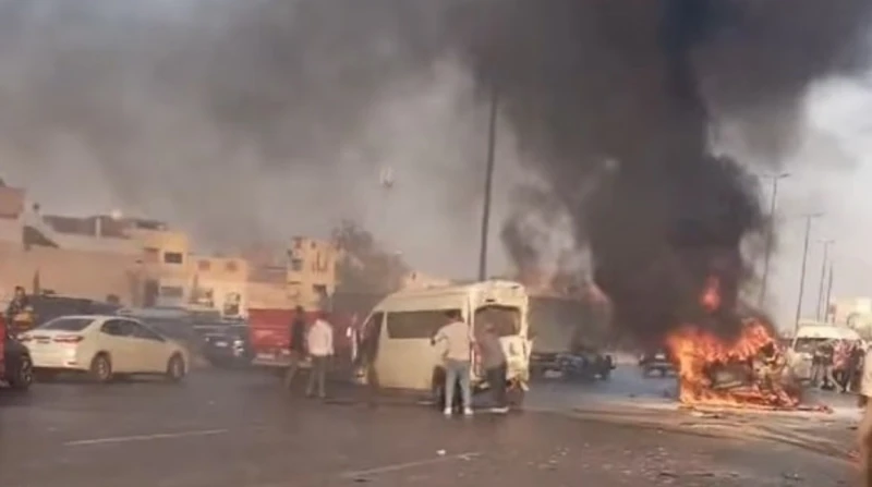 مصرع شخص وإصابة 15 في تصادم 7 سيارات نقل وملاكي وميكروباص بالدائري لقى شخص مصرعه وأصيب 15 آخرين في حادث تصادم مروع بين عدد من السيارات على الطريق