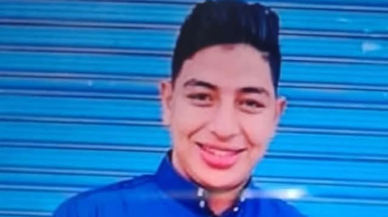 شهيد الشهامة.. شاب يفقد حياته أثناء محاولته إنقاذ آخر في حلوان لم تكن نهاية يوم عمل بالنسبة لجمال سليمان، الشاب ابن قرية ترسا التابعة لمركز سنورس بمحافظة الفيوم، عادية أو متوقعة، ب