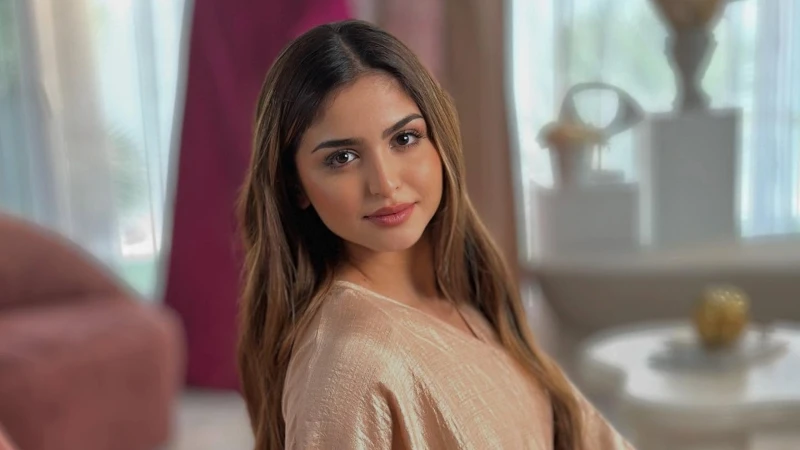 والدة حلا الترك تعلق على عدم حضورها حفل تخرج ابنتها افاق عربية - احتفلت الفنانة الشابة حلا الترك بتخرجها من معهد دبي للتصميم والابتكار، إذ شاركت مجموعة من مقاطع الفيديو التي وثقت م