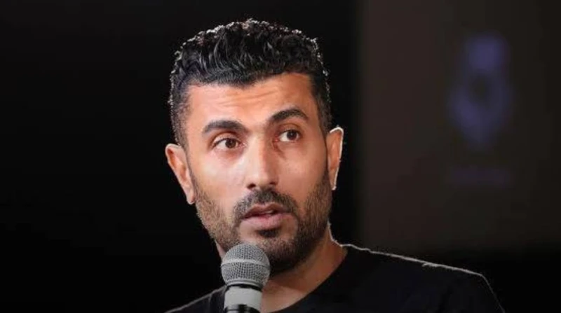 بين غضب وخطوة مؤجلة.. هل يعود محمد سامي مجددا بعد اعتزاله؟ رغم مرور شهرين على إعلان المخرج محمد سامي اعتزاله الإخراج التلفزيوني، إلا أنه لم يكشف سبب ذلك، لكن ظهوره المفاجئ خلال مشا
