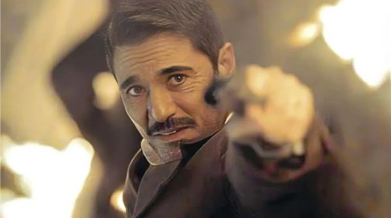 الجهيني يعلن موعد طرح فرقة الموت بطولة أحمد عز أعلن السيناريست صلاح الجهيني، موعد طرح فيلمه فرقة الموت، بطولة الفنان أحمد عز، والذي يواصل تصوير