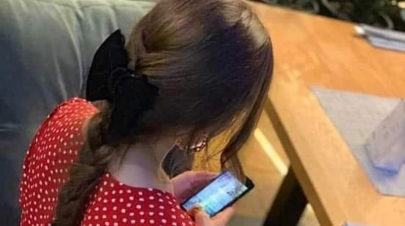 هطلقك يا بومة.. شتم زوجته على فيسبوك فغرمته المحكمة 5 آلاف جنيه قضت المحكمة الاقتصادية لاستئناف قنا الدائرة الابتدائية الأولى جنح، بتغريم شاب 5 آلاف