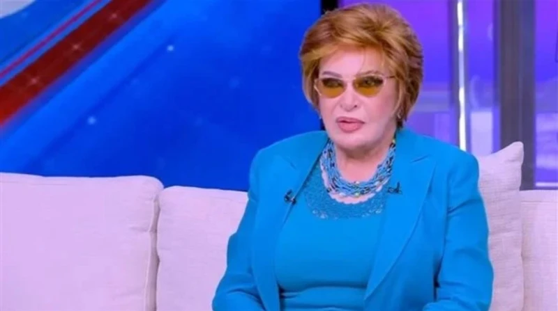 مقدرش أهين تاريخي.. صفية العمري تكشف حقيقة اعتزالها الفن حسمت الفنانة صفية العمري الجدل حول اعتزالها الفن، مشيرة إلى أنها اعتذرت عن العديد من المشاريع الفنية بسبب عدم اكتمال السينا