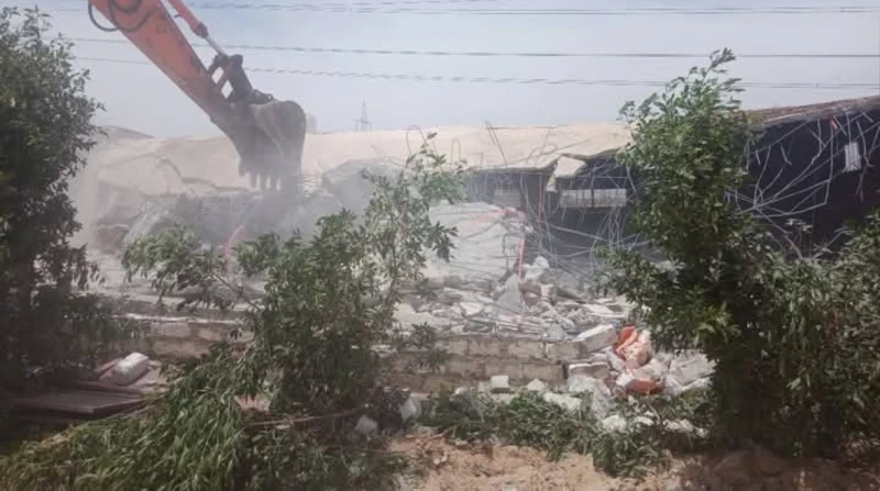 إزالة 16 حالة تعد على أراضي أملاك الدولة بنجع حمادي بقنا شن مجلس مدينة نجع حمادي حملة لمواجهة التعديات على الأراضي الزراعية وأملاك الدولة، وذلك في