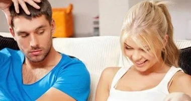 لو بيعمل كده.. اهرب فورا! علامات لو شفتها يبقى إنت في علاقة سامة في وقت بقت فيه العلاقات العاطفية مليانة التباس، بقى من الضروري إن كل شخص يعرف يفرق