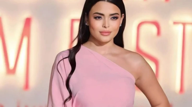 فستان قصير وغمزة.. هكذا احتفلت أسماء جلال بعيد ميلادها ال30 احتفلت الفنانة أسماء جلال، بحلول عيد ميلادها ال 30، وحرصت على مشاركة متابعيها احتفالها.عيد ميلاد أسماء جلالونشرت أسماء ج