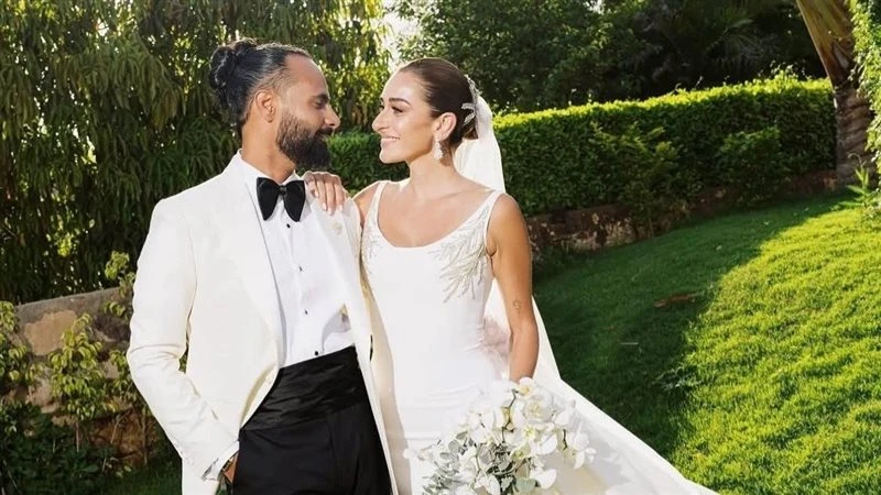 أمينة خليل تحتفل بزفافها إلى المصور أحمد زعتر - صور افاق عربية - احتفلت الفنانة أمينة خليل اليوم بزفافها الى المصور أحمد زعتر، في أجواء عائلية دافئة اقتصرت على حضور الأهل والأصدقاء