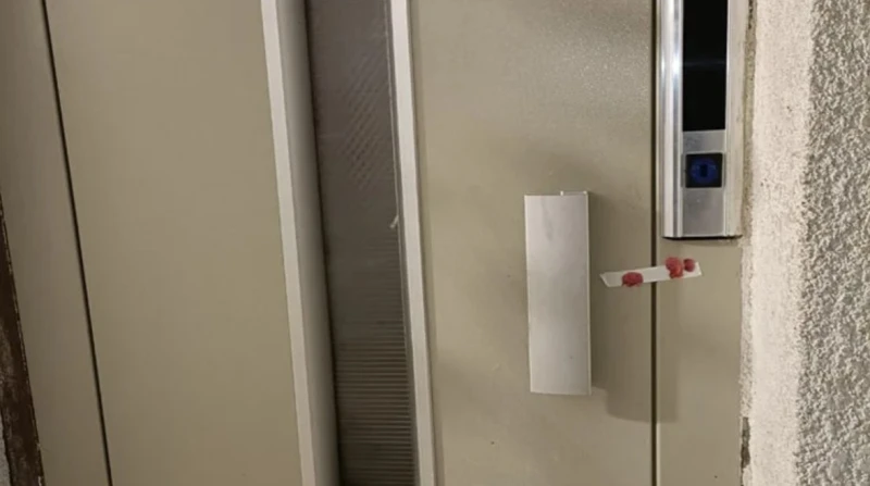 وفاة فتاة إثر سقوط أسانسير من الطابق ال 12 بالمعادي لقيت فتاة تبلغ من العمر 16 عاما، مصرعها إثر سقوط أسانسير من الطابق ال12 ببرج سكني في منطقة كورنيش المعادي التابعة لمحافظة القاهر