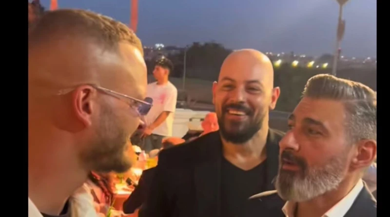 ياسر جلال ل مروان موسى: ابني بيحبك أوي وجه الفنان ياسر جلال، رسالة ل مؤدي الراب مروان موسى، أثناء حضورهما لحفل خطوبة نجل المنتج محمد الشريف.وأعرب