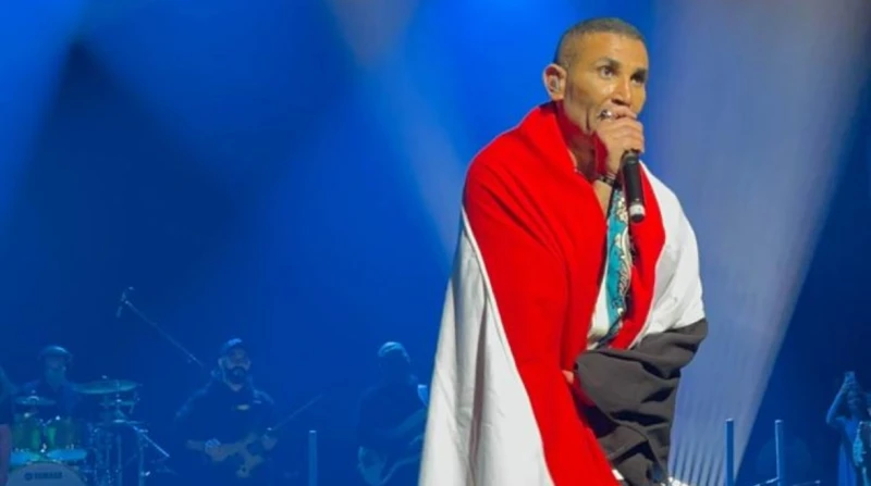 أحمد سعد يشعل مسرح ملبورن بأستراليا في حفل راعي مصر أحيا الفنان أحمد سعد حفلا غنائيا خيريا اليوم بمدينة ملبورن بأستراليا، لصالح مؤسسة راعي مصر عضو التحالف الوطني للعمل الأهلي التنم