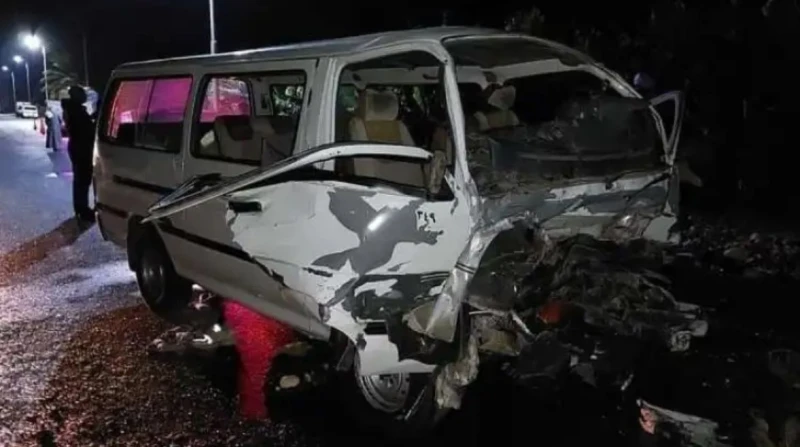 جثة و4 مصابين في انقلاب ميكروباص أعلى محور 26 يوليو لقي شخص مصرعه وأصيب 4 آخرون إثر انقلاب ميكروباص أعلى محور 26 يوليو في الاتجاه القادم من ميدان لبنان باتجاه مدينة 6 أكتوبر والشيخ