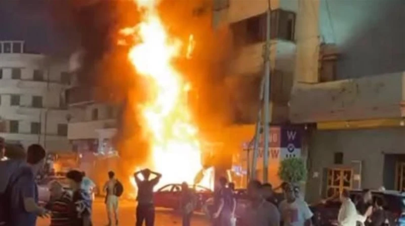 مصرع عامل في حريق داخل ورشة بأوسيم لقى عامل كوتش مصرعه في نشوب حريق داخل الورشة محل عمله في منطقة أوسيم التابعة لمحافظة الجيزة، ودلت التحريات الأولية على أن الحريق شب بسبب ماس كهرب