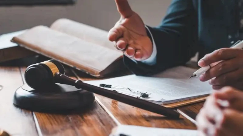 بأي ذنب حرمت؟.. حواء الصعيد تمشي على الأشواك للحصول على الميراث منذ وفاة والدها، اعتادت السيدة الأربعينية، زينب عبدالرحمن (اسم مستعار) الذهاب يوميا إلى مجمع محاكم طهطا بمحافظة سوها