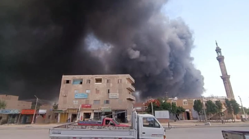 السيطرة على حريق ضخم بمصنع طوب بالجيزة تمكنت قوات الحماية المدنية بالجيزة من السيطرة على حريق هائل اندلع داخل مصنع طوب (مكواك) خال من العمال بقرية عرب أبو ساعد التابعة لمنطقة الصف 