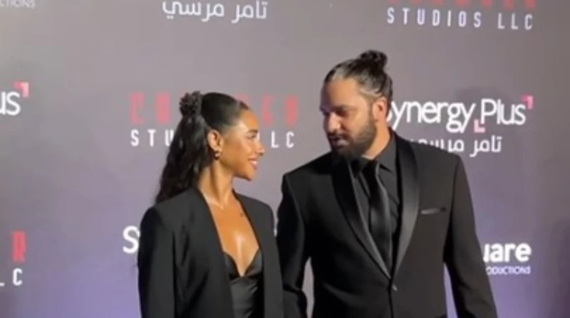 أول ظهور ل آية سماحة وزوجها مع الصحفيين بعد واقعة الإساءة للمصورين تواجدت الفنانة آية سماحة، في العرض الخاص لفيلم المشروع ، رفقة زوجها محمد السباعي،