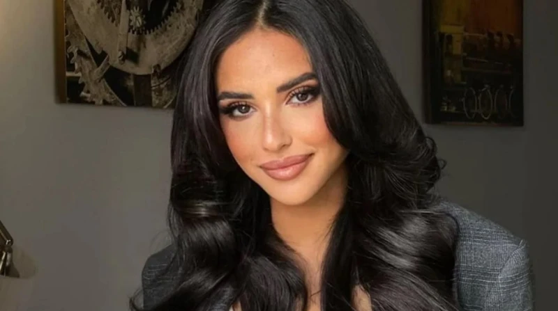 بعد هجومها عليها.. آية سماحة: تهورت في حق مشيرة إسماعيل تقدمت الفنانة آية سماحة، باعتذار إلى الفنانة مشيرة إسماعيل، بعد هجومها عليها، أمس الإثنين، على إثر رفضها لتواجد إحدى العيادا