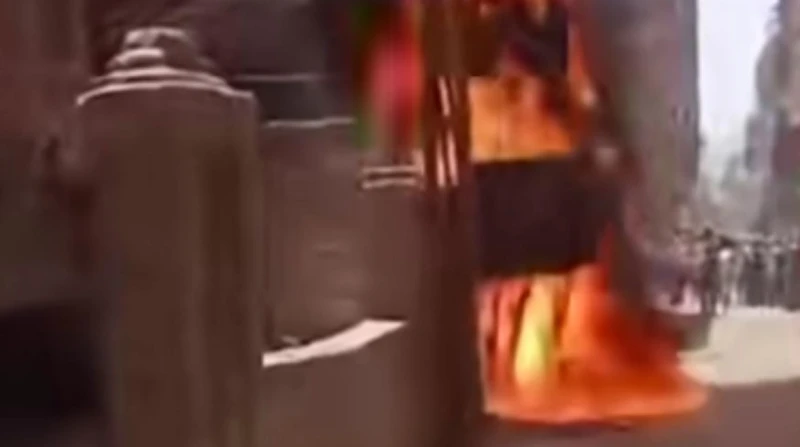 حريق يلتهم عقارا في أبو النمرس.. والحماية المدنية تسيطر تمكنت الإدارة العامة للحماية المدنية بالجيزة، من السيطرة على حريق شب دخل عقار سكني مكون من طابقين بنزلة الأشطر في أبو النمرس