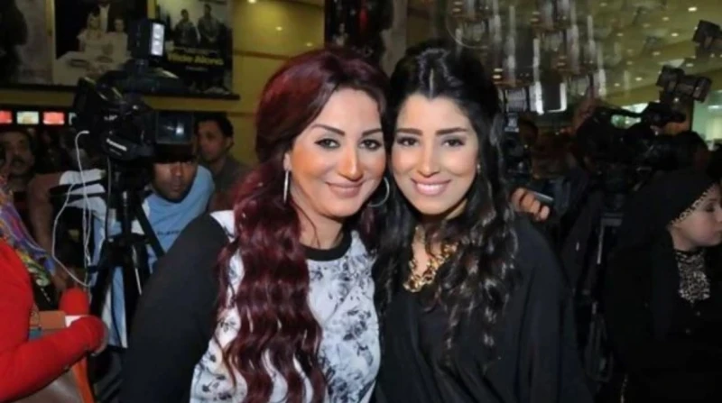 وفاء عامر.. أم شقيقتها في عيد ميلادها ال57 تعتبر الفنانة وفاء عامر، واحدة من أهم نجمات الوسط الفني، منذ أواخر ثمانينات القرن العشرين، حيث شاركت في العديد من الأعمال ما بين السينما 
