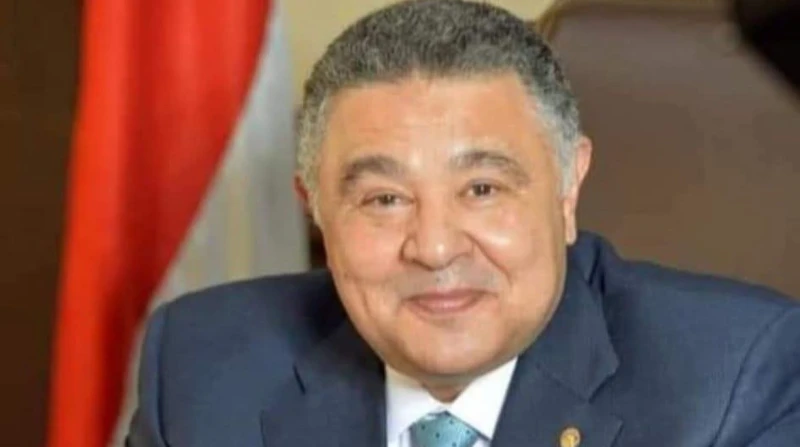 حل عاجل لأزمة مياه البحر الأحمر بقرار من رئيس الوزراء أعلن محافظ البحر الأحمر، اللواء عمرو حنفي، عن عقد اجتماع موسع برئاسة الدكتور مصطفى مدبولي، رئيس مجلس الوزراء، بمقر الحكومة بال