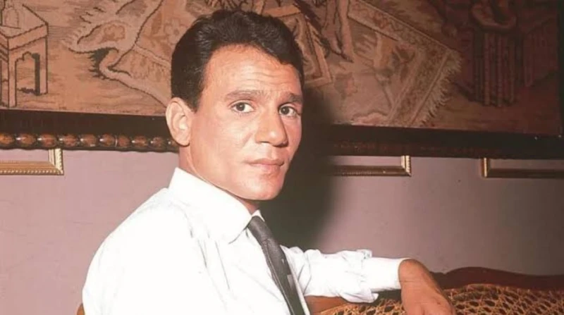 صفحة منسوبة لأسرة عبدالحليم حافظ تنشر وثيقة تفك لغز زواج العندليب أعلنت أسرة عبد الحليم حافظ، إزاحة الستار عن مستندات تكشف حقيقة زواج العندليب من سيدة مشهورة، وسيكون هذا الإعلان مس