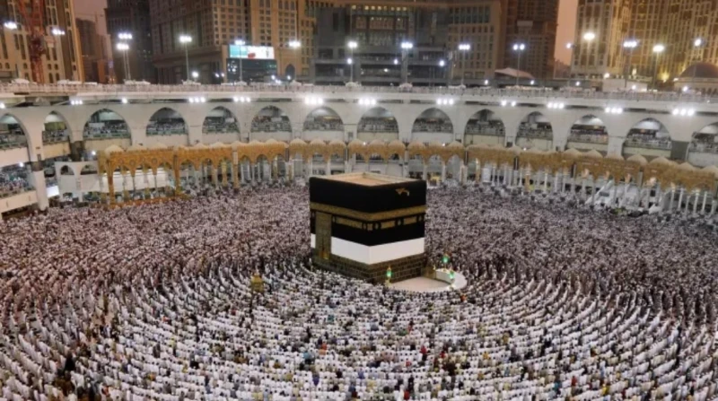 4 آلاف حاج إلى المدينة المنورة وبدء وصول الرحلات لمكة المكرمة أعلن الرئيس التنفيذي لبعثة الحج المصرية، وصول 4000 حاج من بعثة حج القرعة إلى المدينة المنورة، موضحا أنه تم البدء في تو