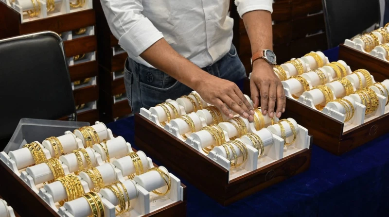 أسعار الذهب اليوم الثلاثاء 20 مايو 2025 سجلت أسعار الذهب تراجعا اليوم الثلاثاء 20 مايو 2025، مع بداية التعاملات الصباحية في محلات الصاغة المصرية، إذ انخفض عيار 21 بنحو 30 جنيها مقا